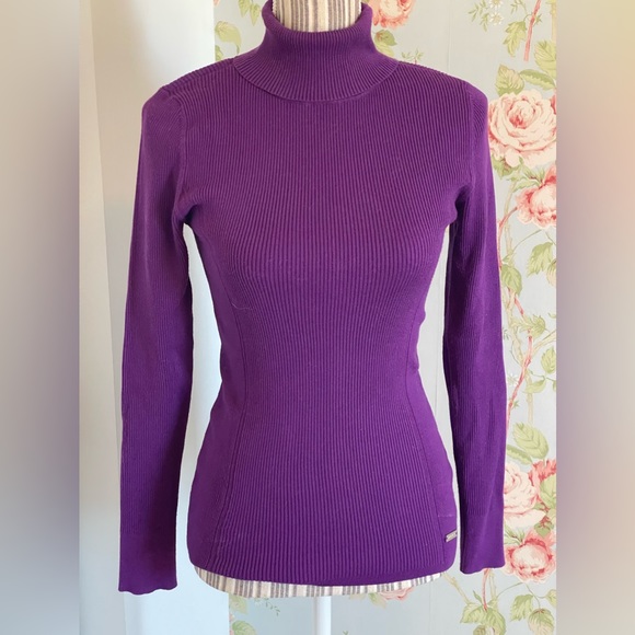 Beautiful purple rubbed turtleneck sweater - Picture 2 of 7